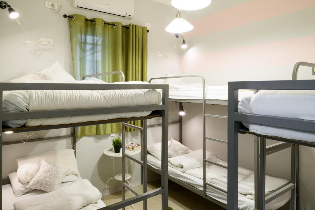 Crown Sea Hostelテル・アビブ エクステリア 写真